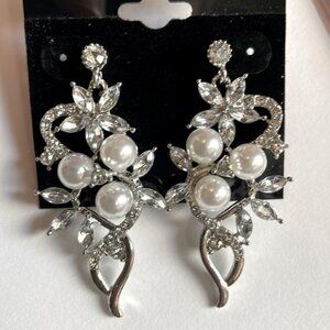 Bridal wedding earrings pearl crystal 2”
